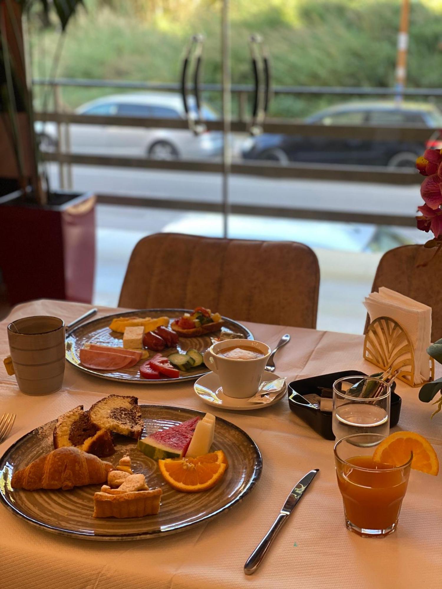 Peaky Hotel Durrës 外观 照片