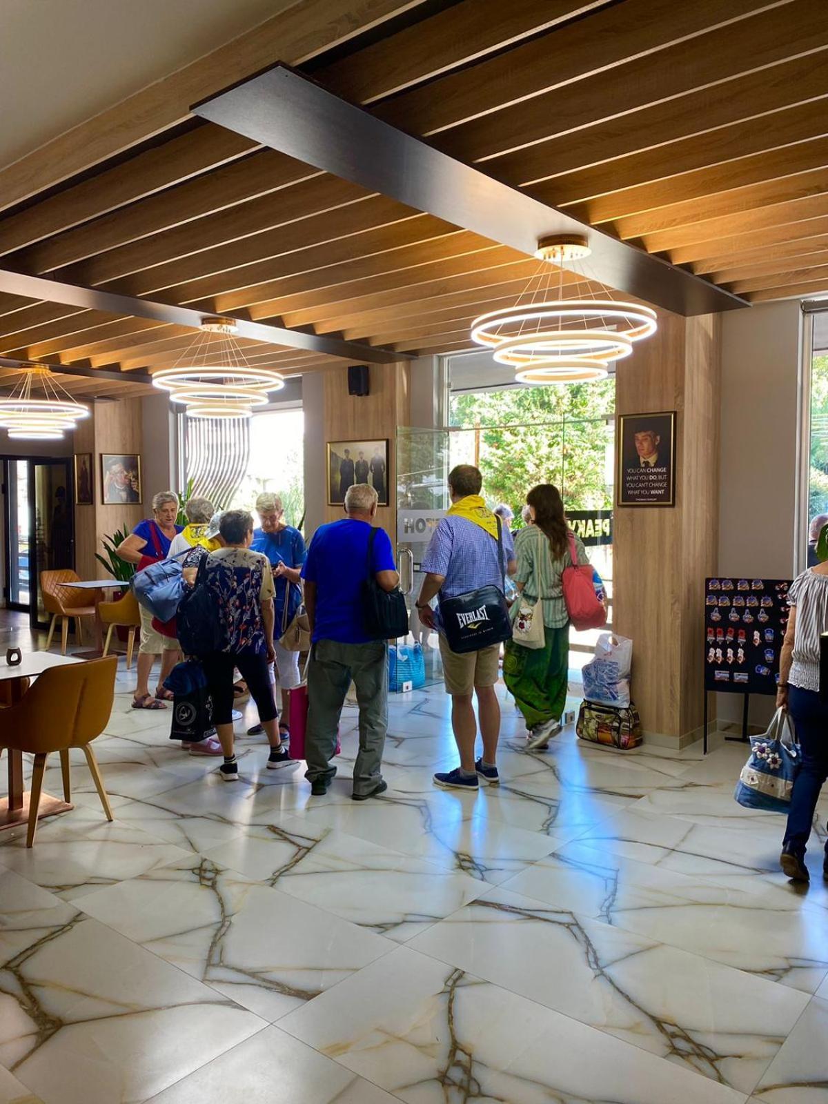 Peaky Hotel Durrës 外观 照片