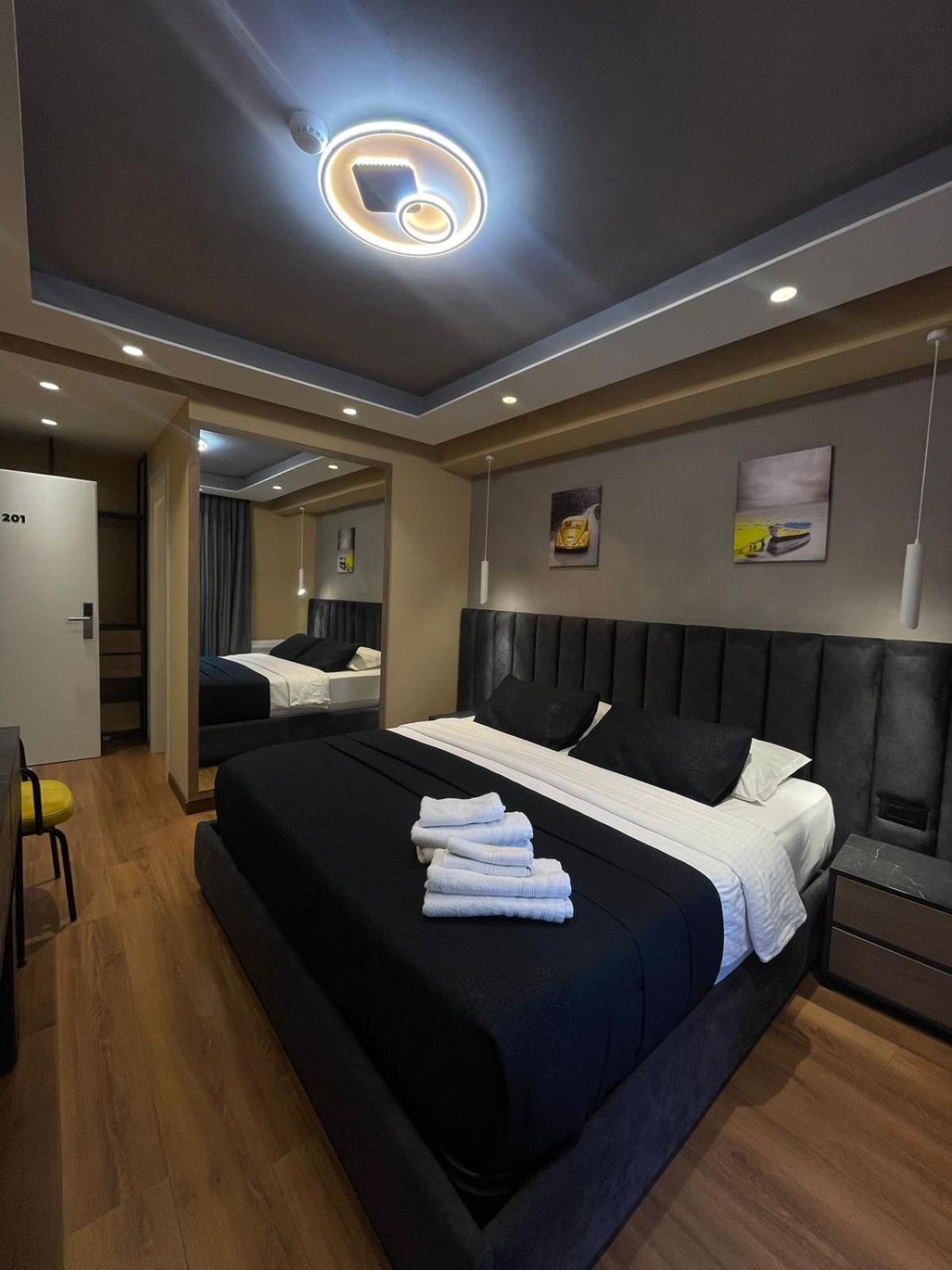 Peaky Hotel Durrës 外观 照片